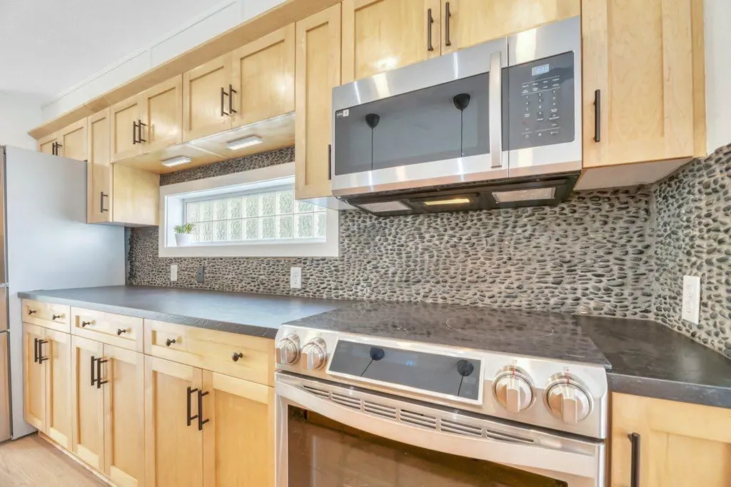 113 Indigo Lane Chestermere AB T1X 0E5