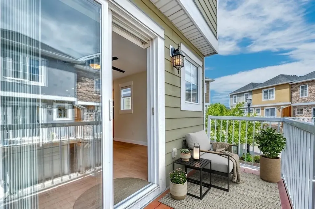 113 Indigo Lane Chestermere AB T1X 0E5