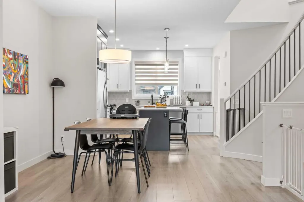 72 Seton Villas SE Calgary AB T3M 3K2