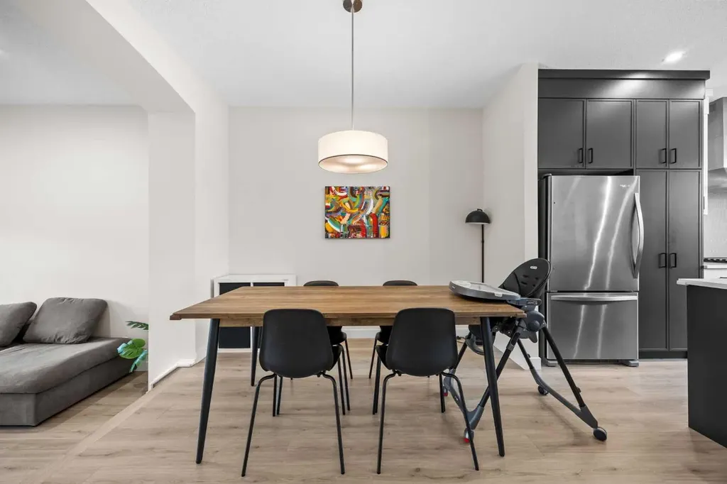 72 Seton Villas SE Calgary AB T3M 3K2