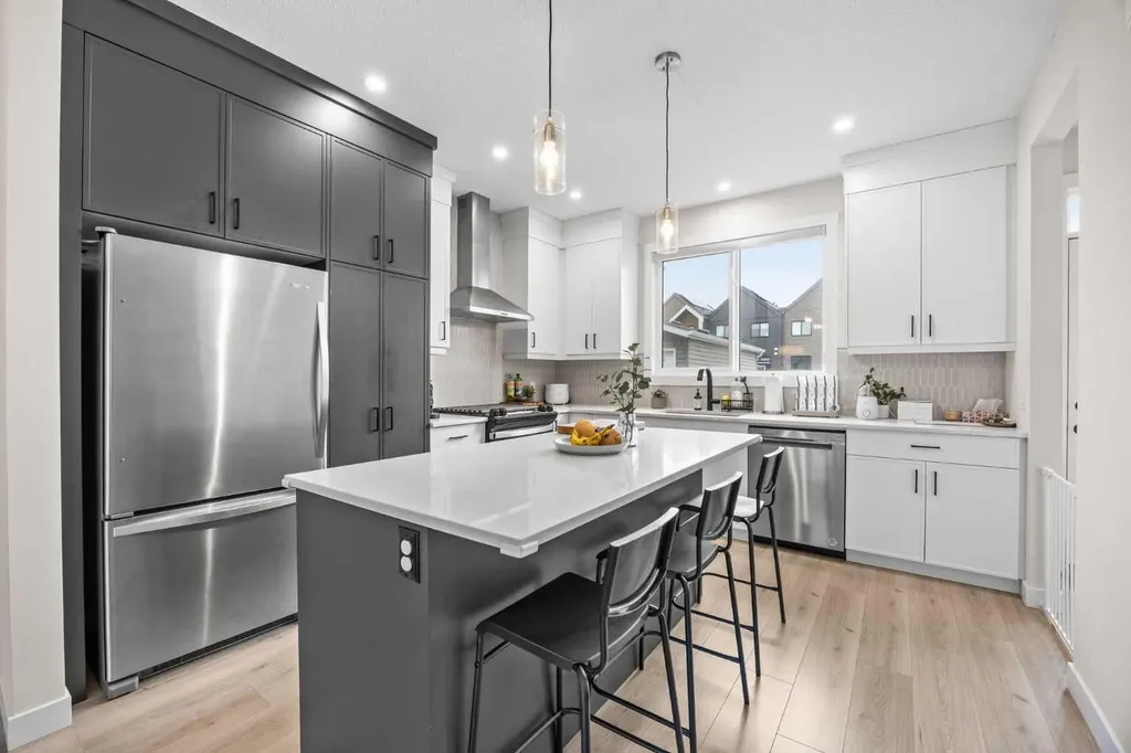 72 Seton Villas SE Calgary AB T3M 3K2
