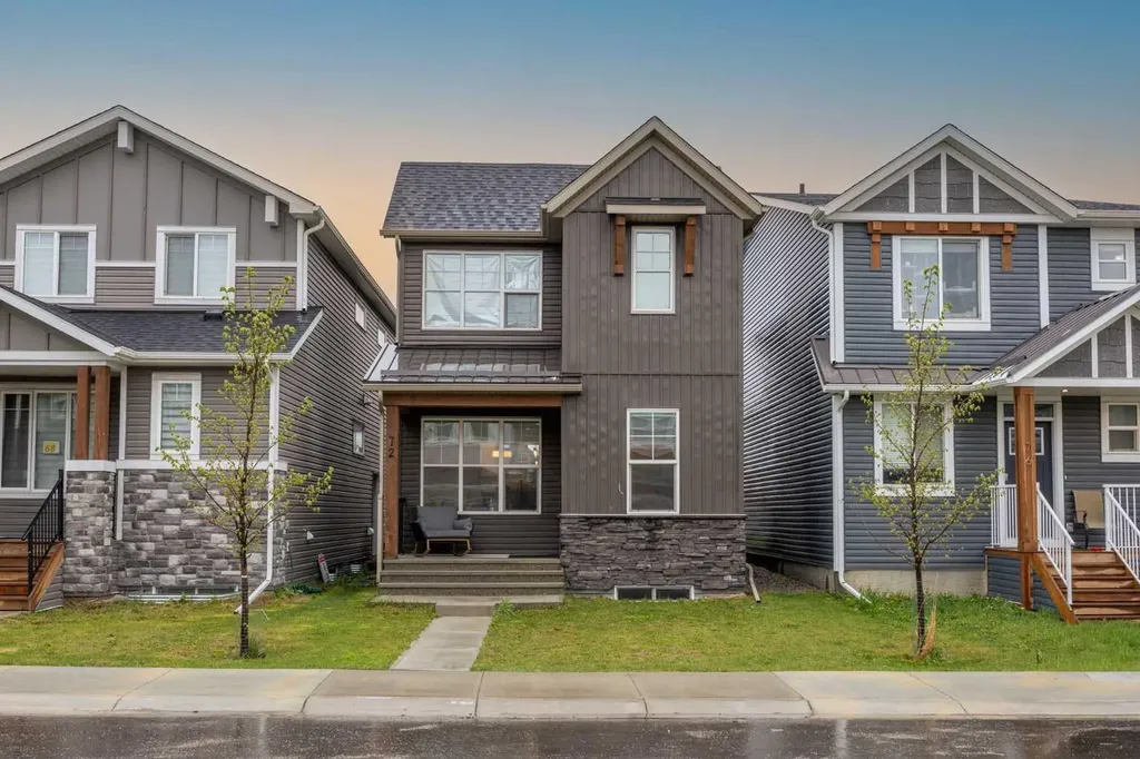 72 Seton Villas SE Calgary AB T3M 3K2