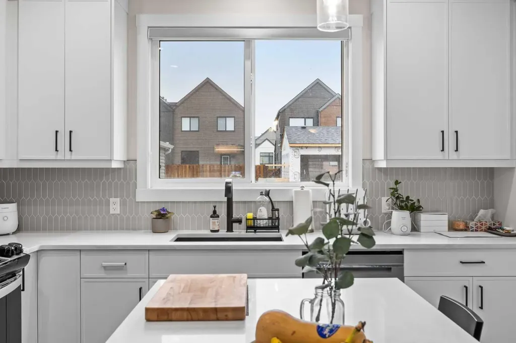 72 Seton Villas SE Calgary AB T3M 3K2