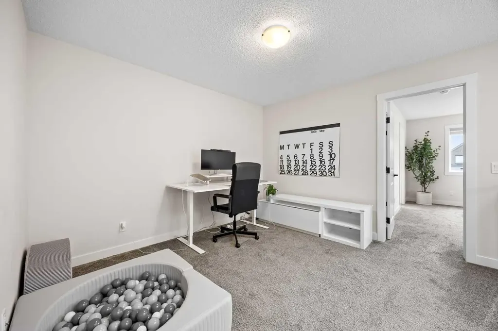 72 Seton Villas SE Calgary AB T3M 3K2