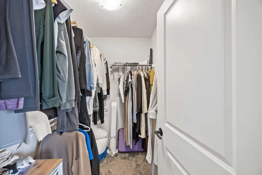 72 Seton Villas SE Calgary AB T3M 3K2