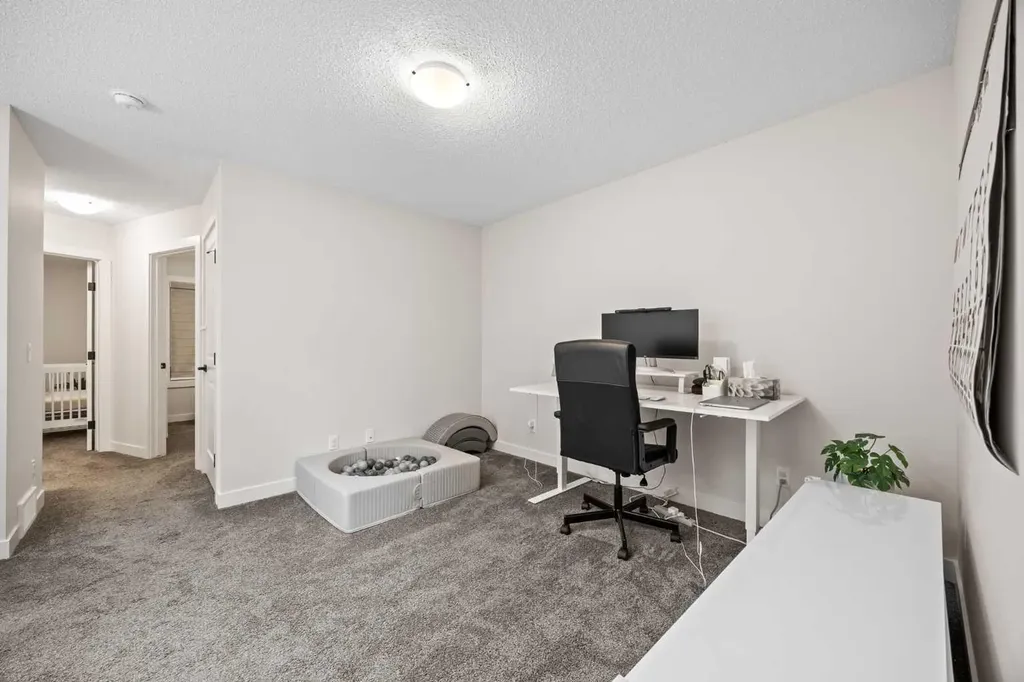 72 Seton Villas SE Calgary AB T3M 3K2
