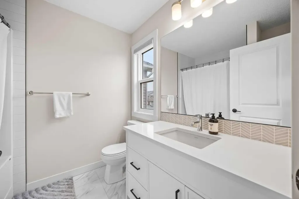 72 Seton Villas SE Calgary AB T3M 3K2