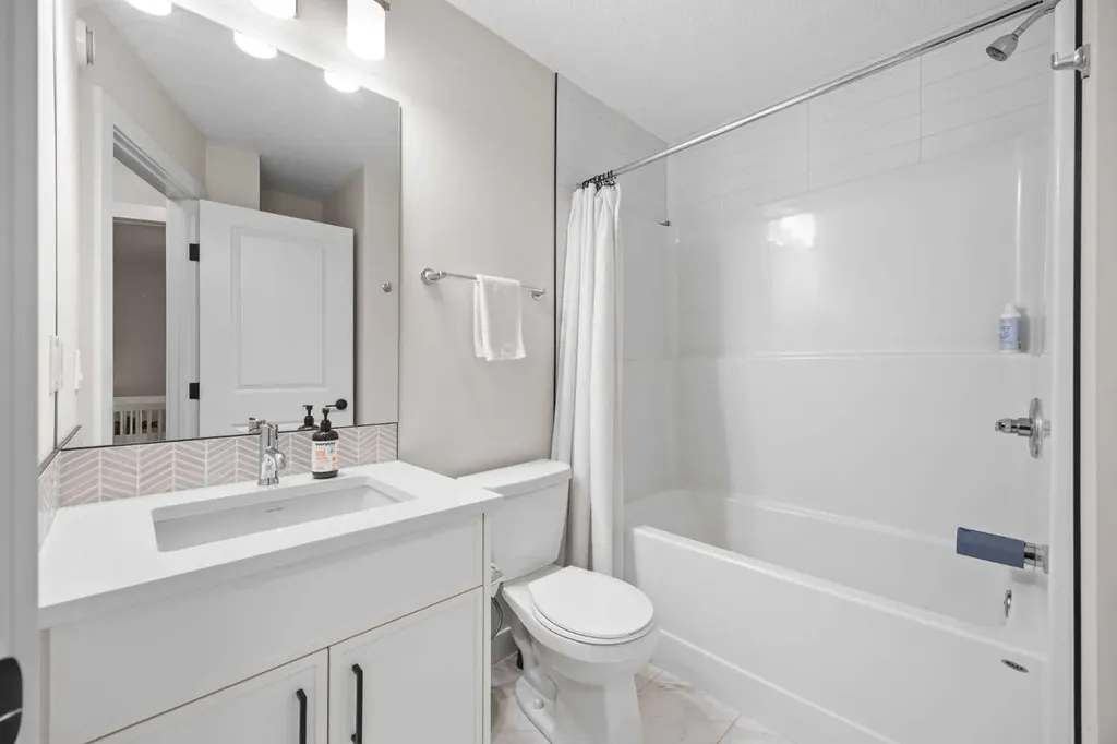 72 Seton Villas SE Calgary AB T3M 3K2