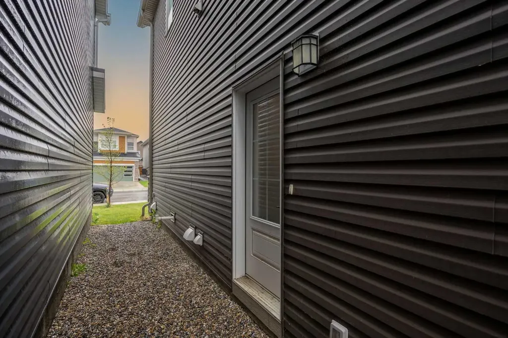 72 Seton Villas SE Calgary AB T3M 3K2