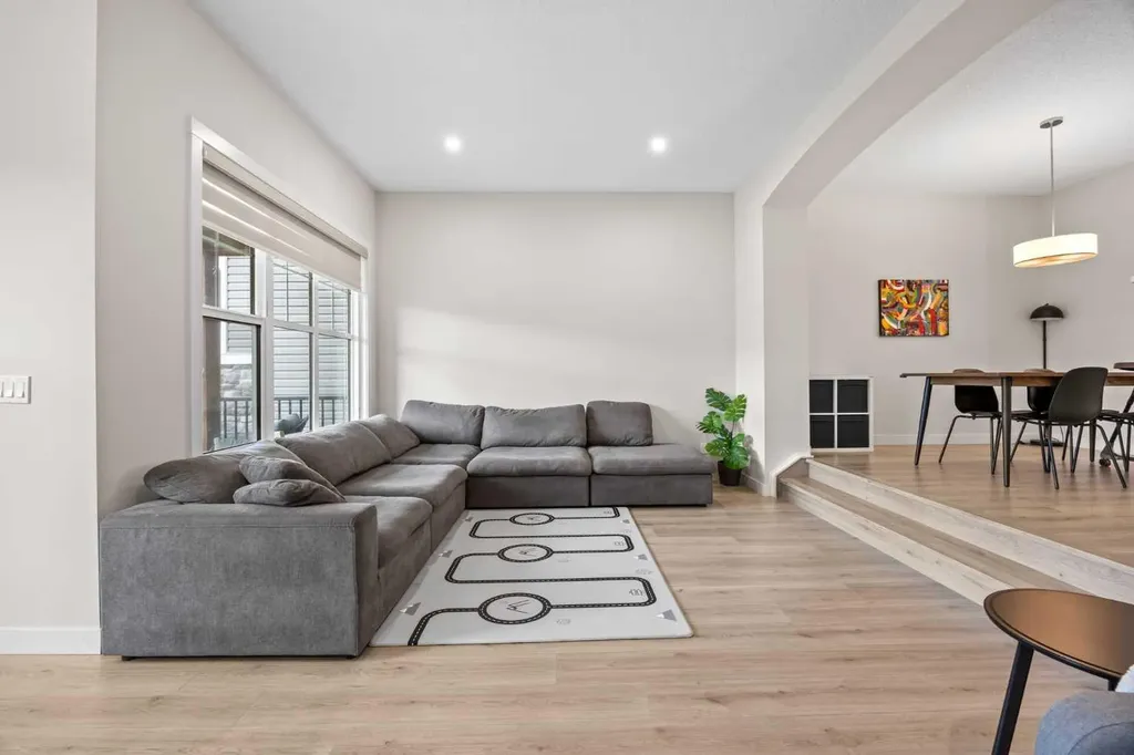 72 Seton Villas SE Calgary AB T3M 3K2