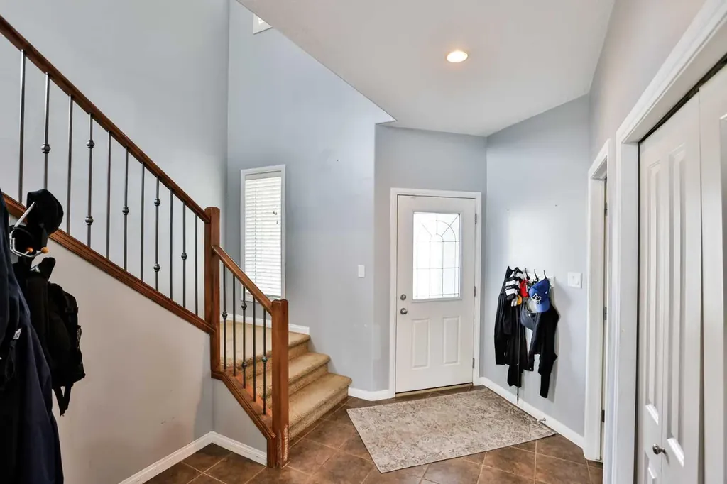 14 Thyrza Burkitt Place N Lethbridge AB T1H 5M5