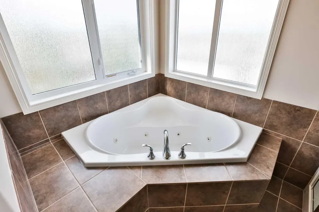 14 Thyrza Burkitt Place N Lethbridge AB T1H 5M5