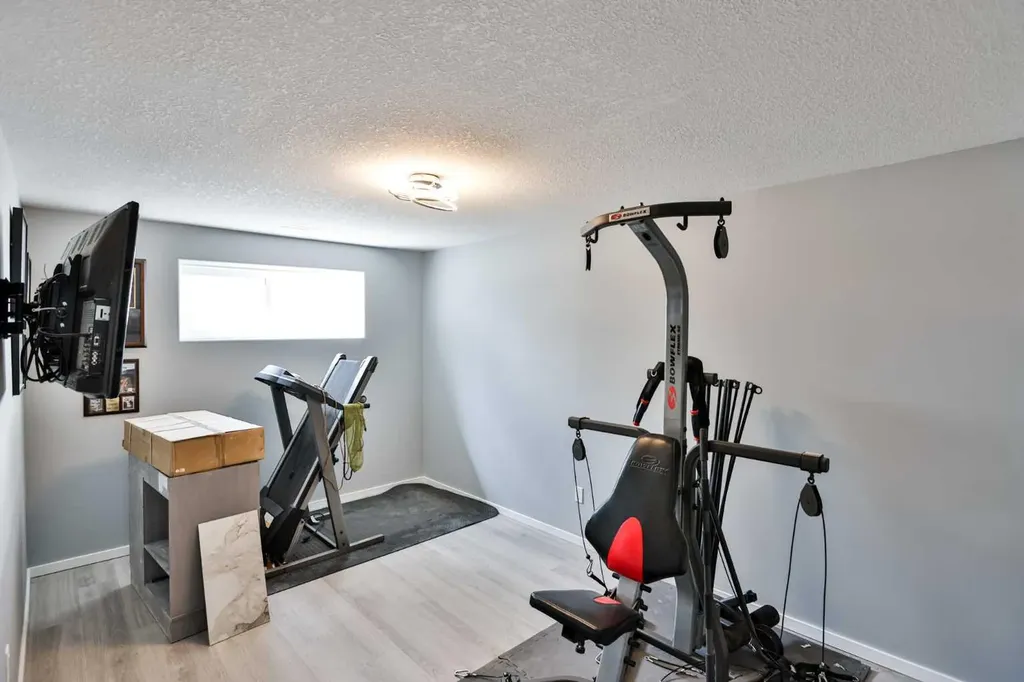 14 Thyrza Burkitt Place N Lethbridge AB T1H 5M5