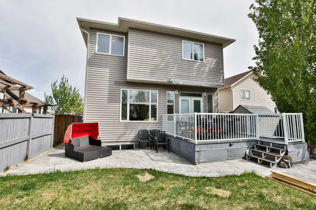 14 Thyrza Burkitt Place N Lethbridge AB T1H 5M5