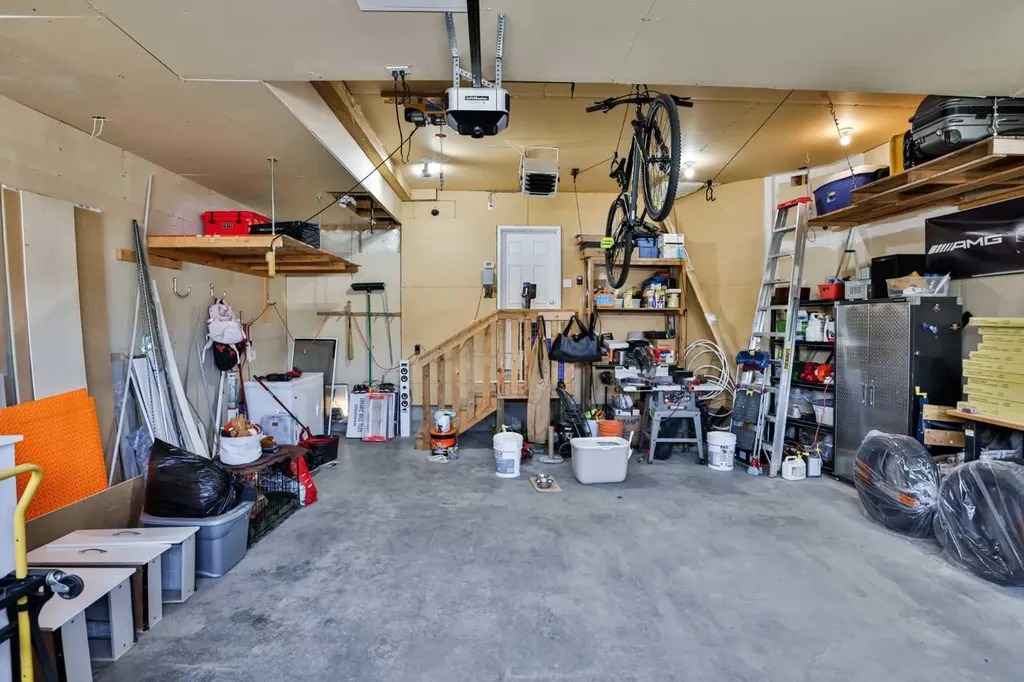 14 Thyrza Burkitt Place N Lethbridge AB T1H 5M5