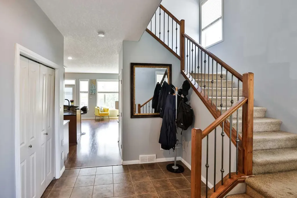 14 Thyrza Burkitt Place N Lethbridge AB T1H 5M5