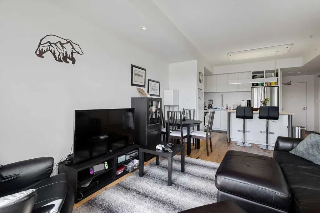 63 Inglewood Park SE Calgary AB T2G 1B7