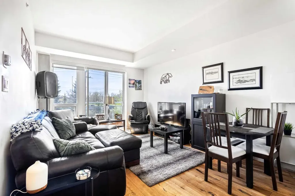 63 Inglewood Park SE Calgary AB T2G 1B7