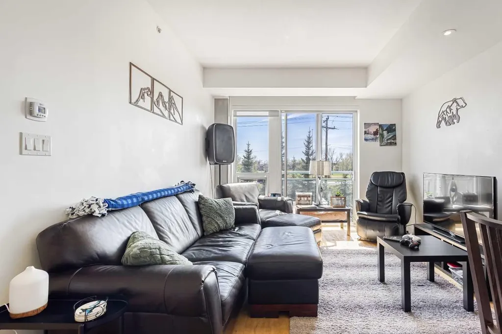 63 Inglewood Park SE Calgary AB T2G 1B7