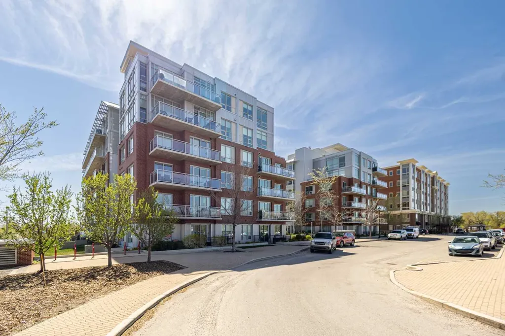 63 Inglewood Park SE Calgary AB T2G 1B7