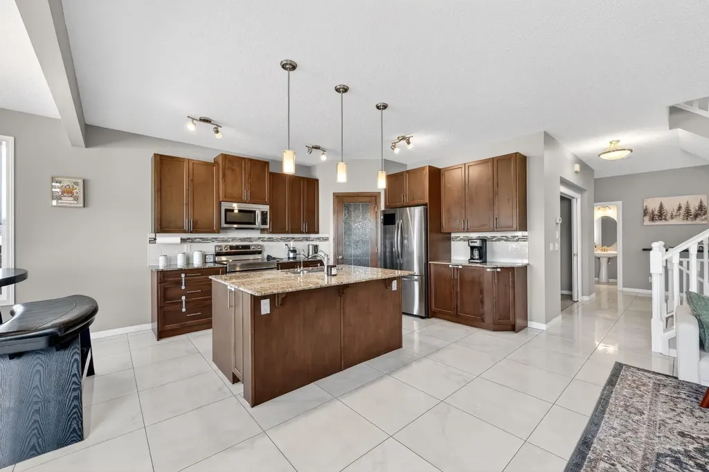71 Walden Manor SE Calgary AB T2X 0N1