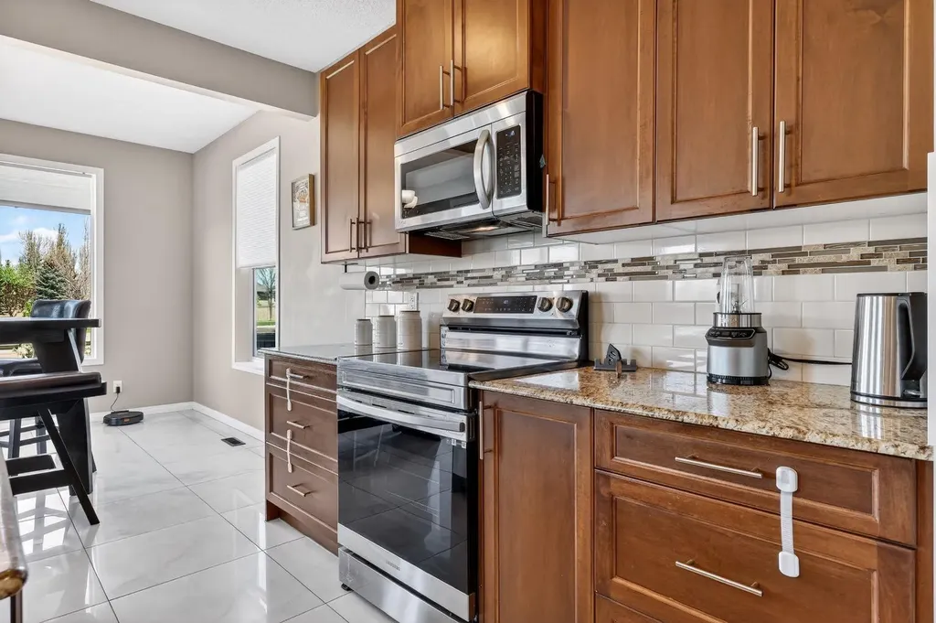 71 Walden Manor SE Calgary AB T2X 0N1