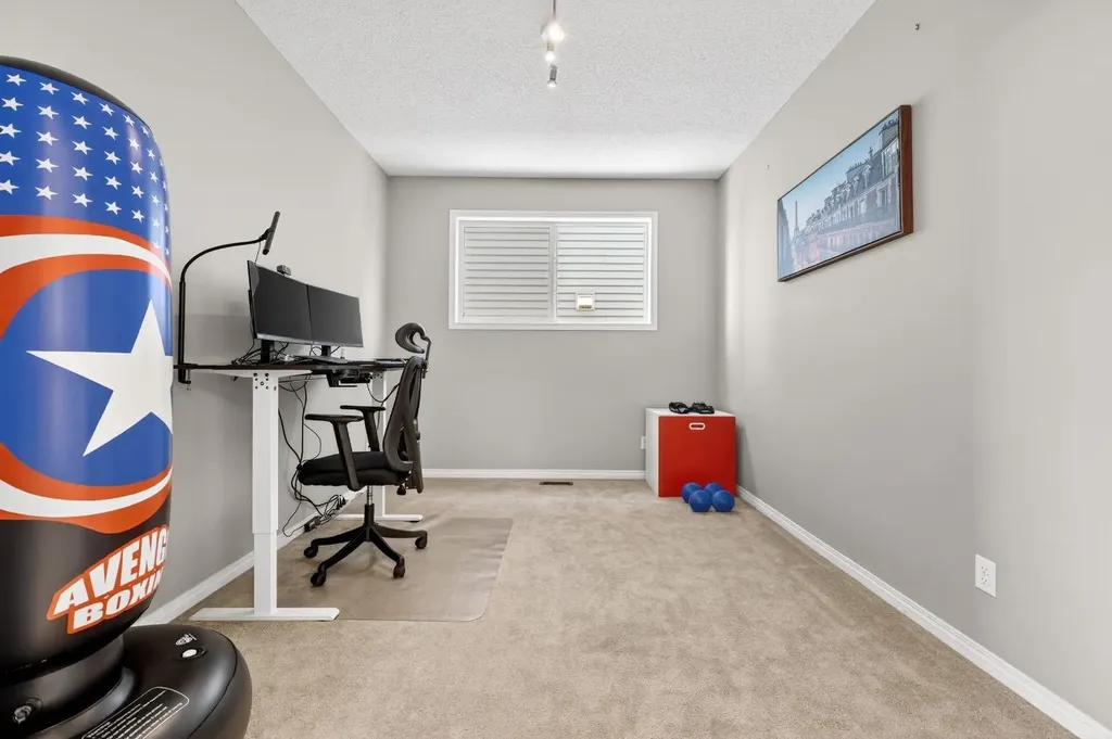 71 Walden Manor SE Calgary AB T2X 0N1