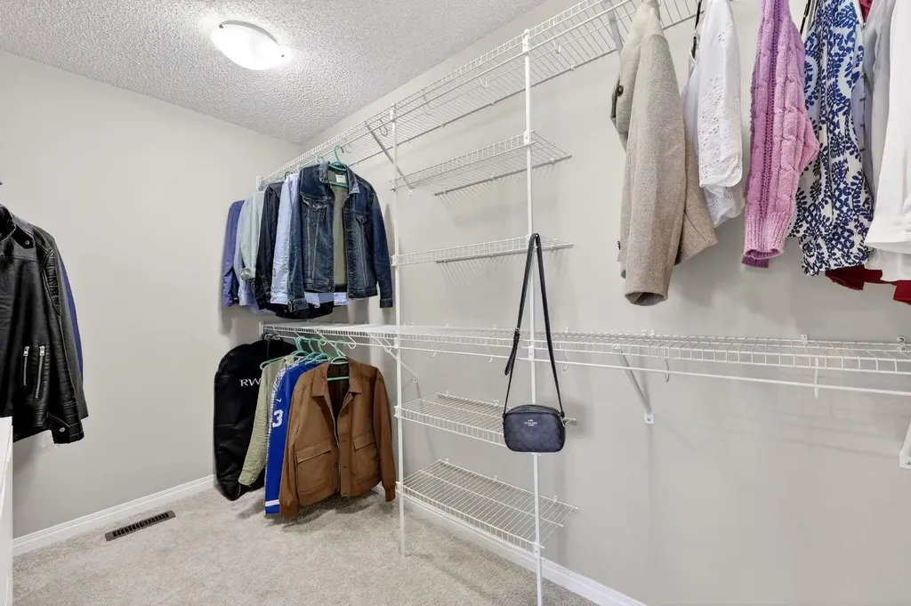 71 Walden Manor SE Calgary AB T2X 0N1