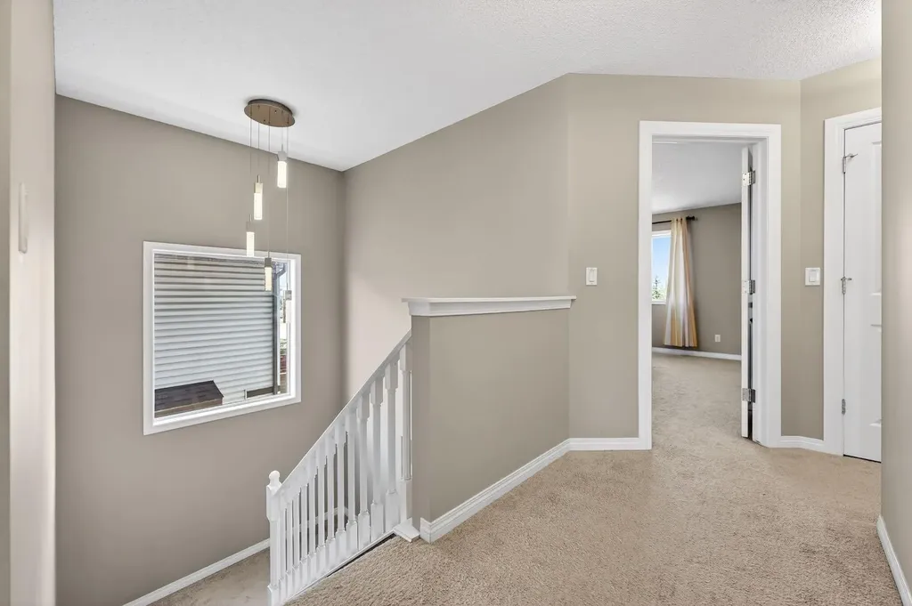 71 Walden Manor SE Calgary AB T2X 0N1