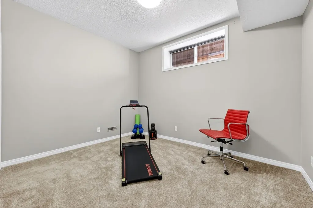 71 Walden Manor SE Calgary AB T2X 0N1