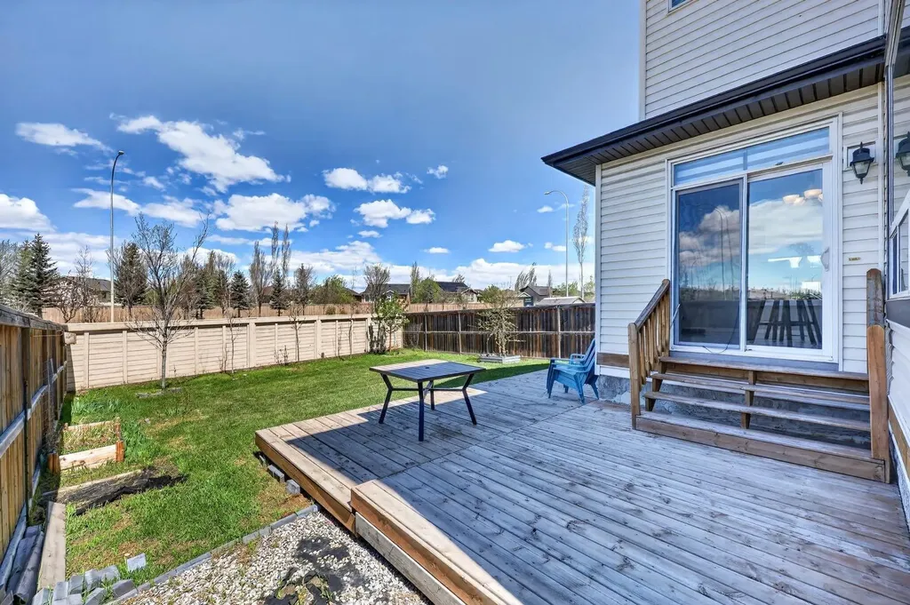 71 Walden Manor SE Calgary AB T2X 0N1