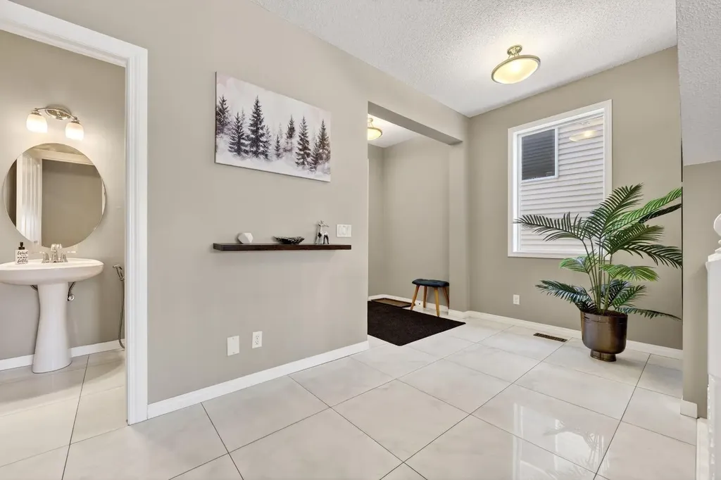 71 Walden Manor SE Calgary AB T2X 0N1