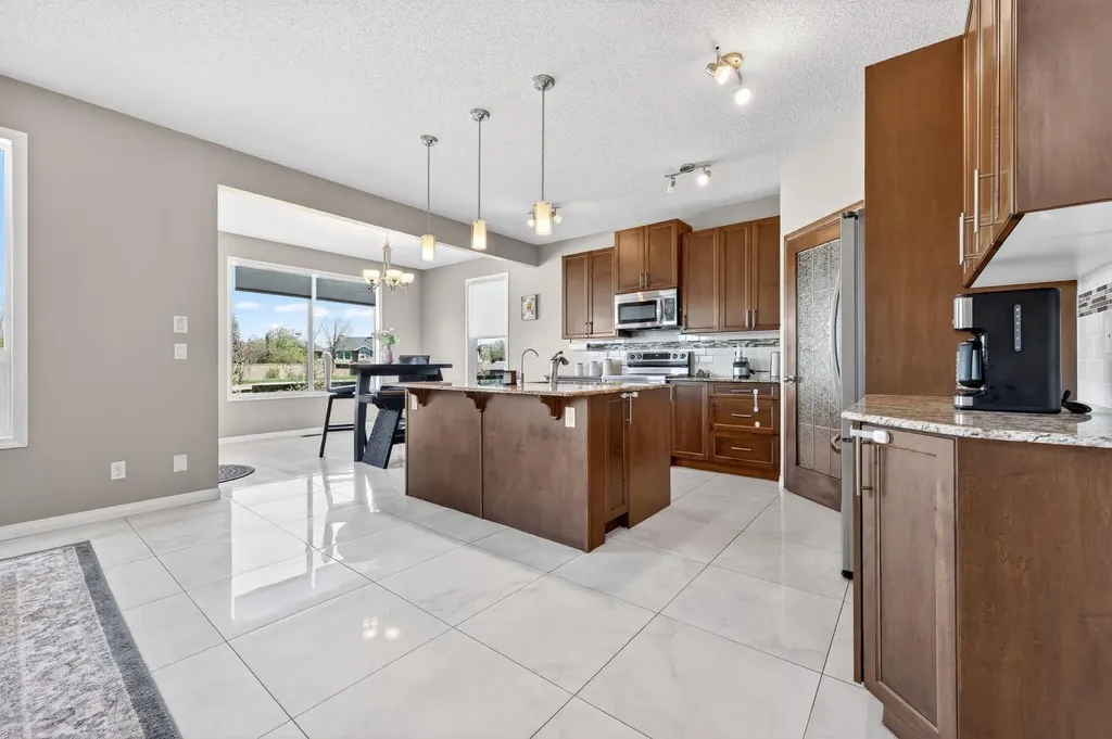 71 Walden Manor SE Calgary AB T2X 0N1