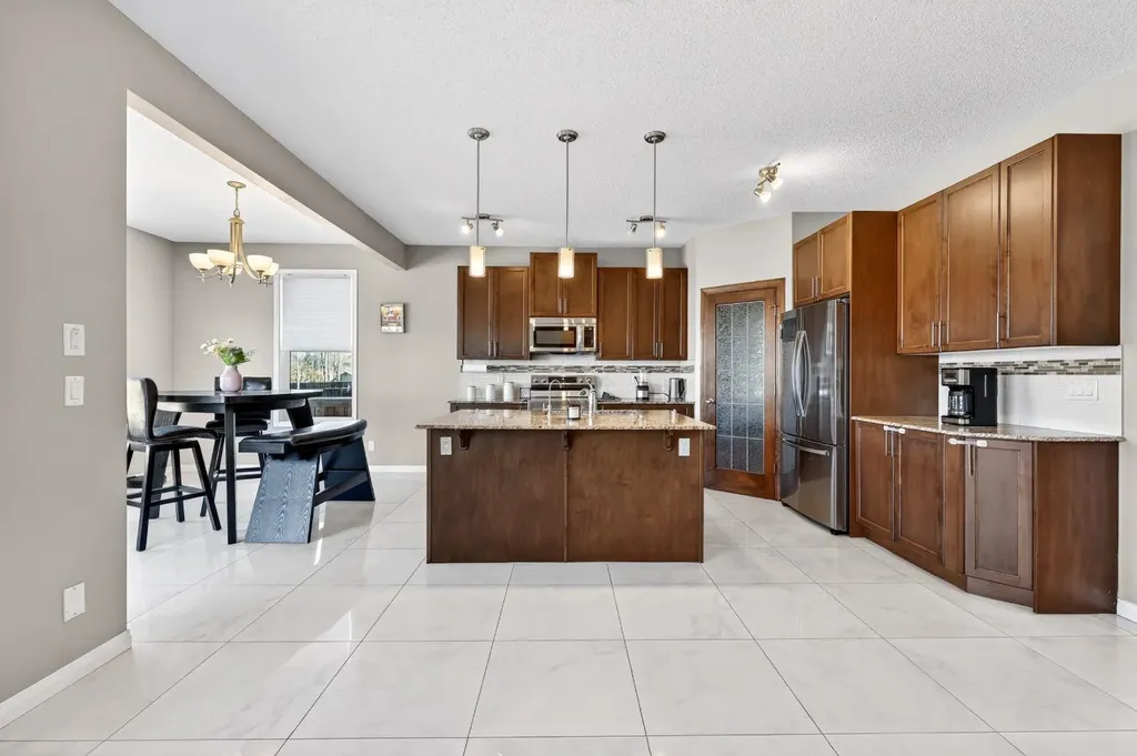 71 Walden Manor SE Calgary AB T2X 0N1