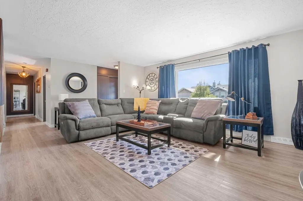 518B Highwood Longview AB T0L1H0