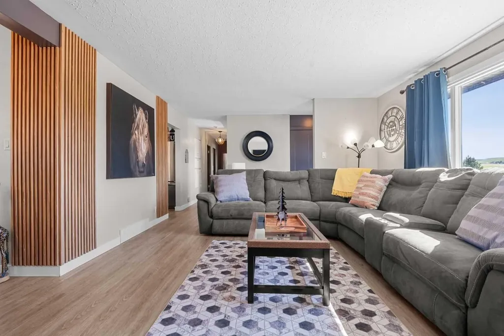 518B Highwood Longview AB T0L1H0