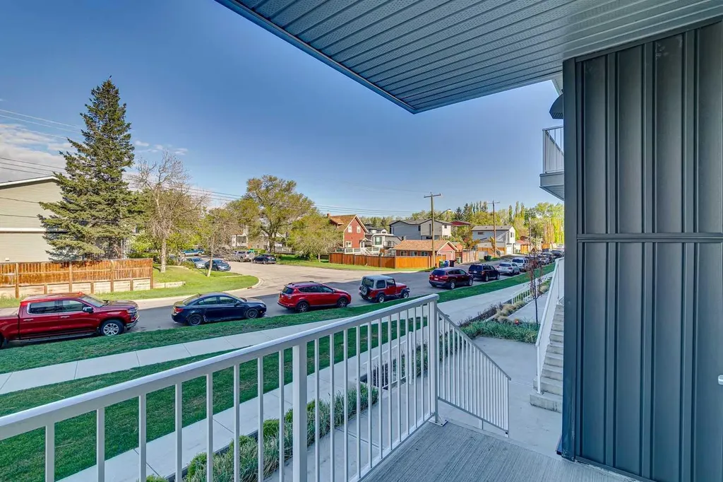 1605 17 Street SE Calgary AB T2G 2L7