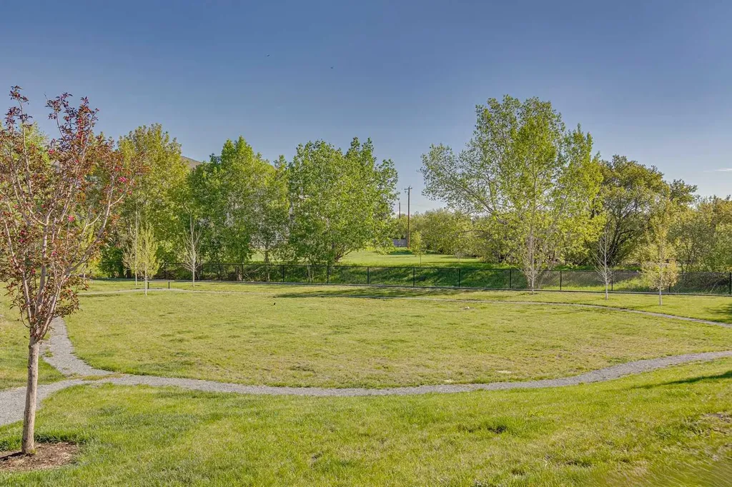1605 17 Street SE Calgary AB T2G 2L7