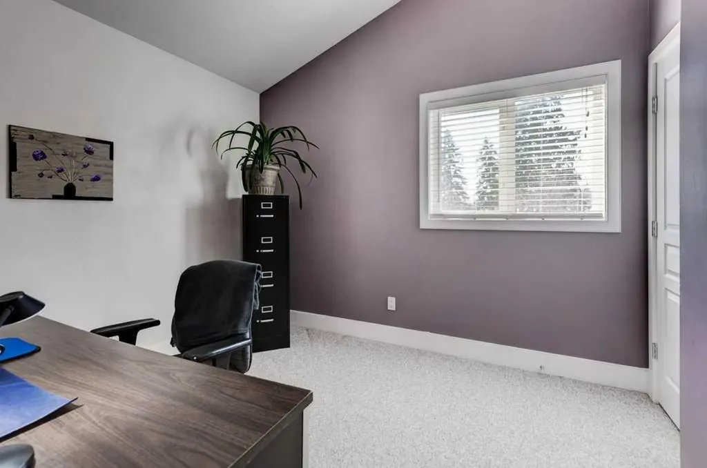 703 52 Avenue SW Calgary AB T2V 0B6