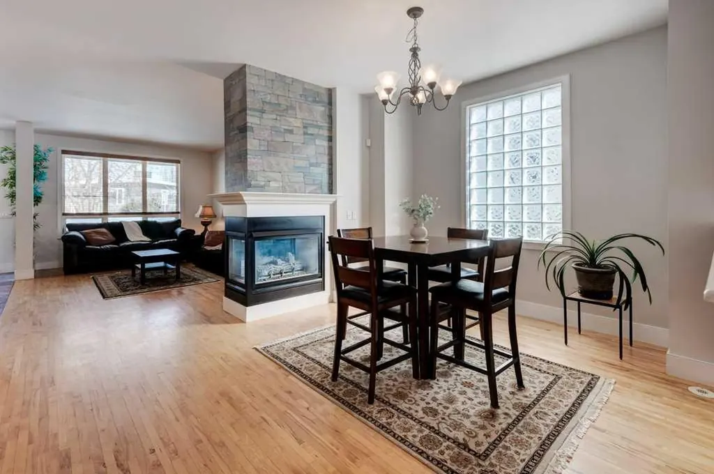 703 52 Avenue SW Calgary AB T2V 0B6