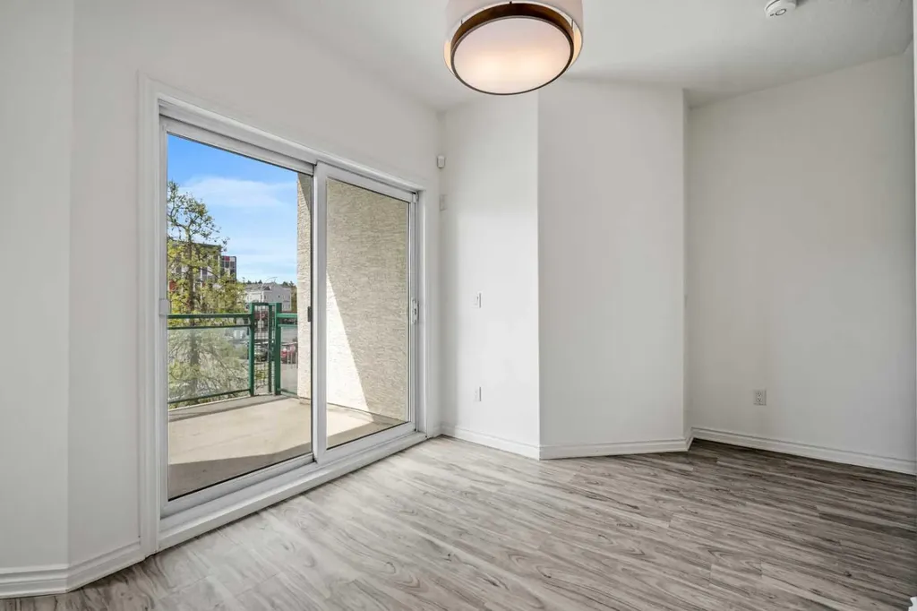 1514 11 Street SW Calgary AB T2R 1G9