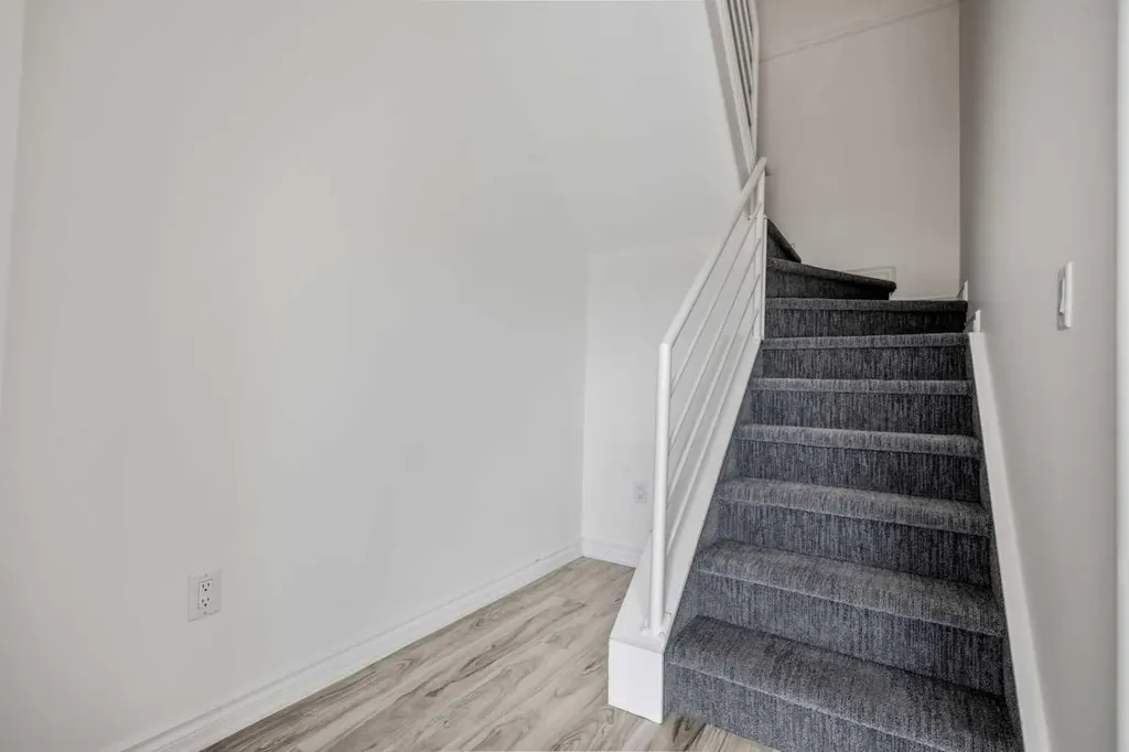 1514 11 Street SW Calgary AB T2R 1G9