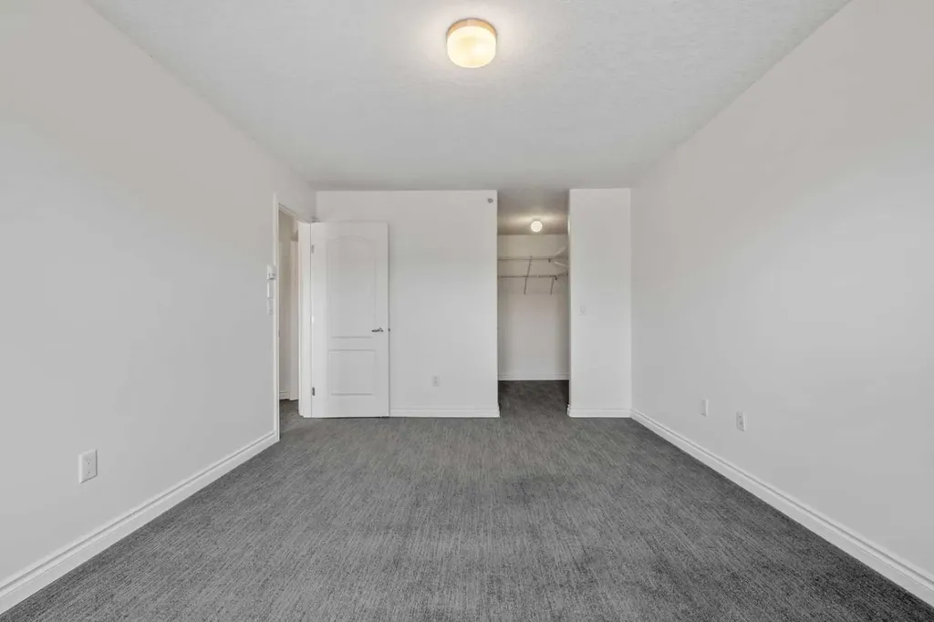 1514 11 Street SW Calgary AB T2R 1G9