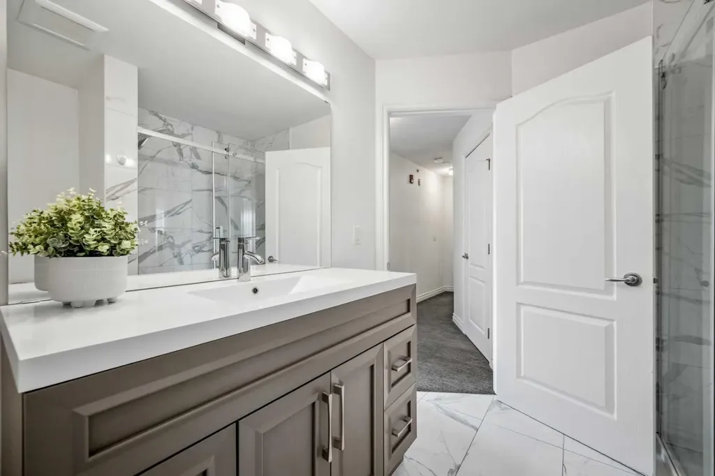 1514 11 Street SW Calgary AB T2R 1G9