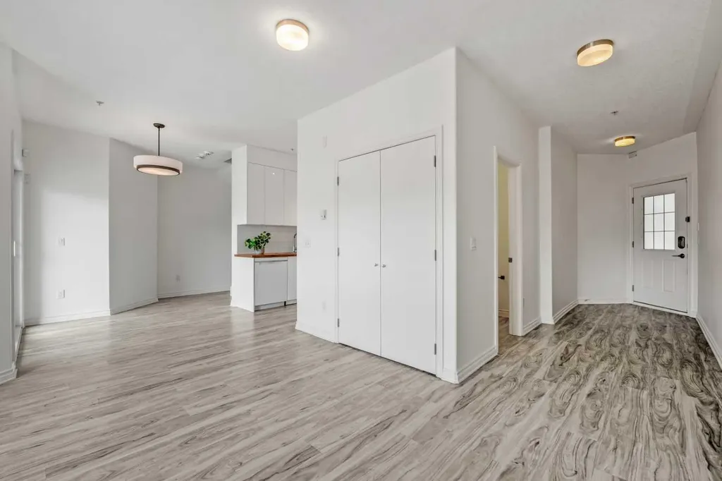 1514 11 Street SW Calgary AB T2R 1G9