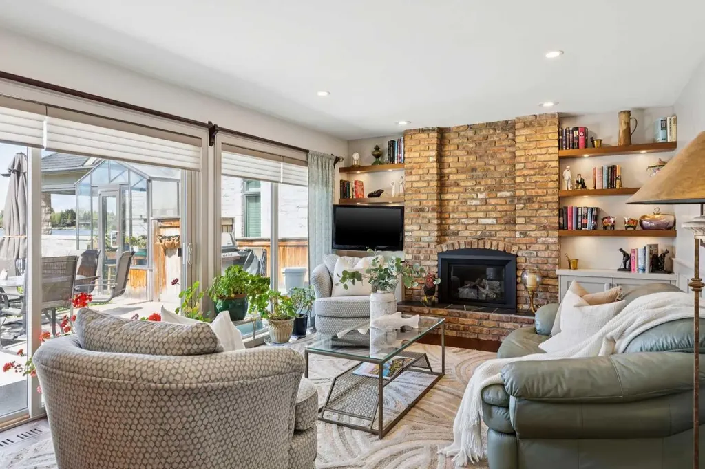 947 Lake Placid Drive SE Calgary AB T2J 4C4