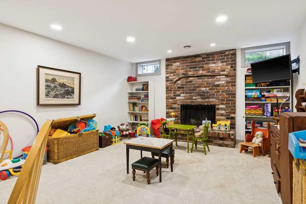 947 Lake Placid Drive SE Calgary AB T2J 4C4