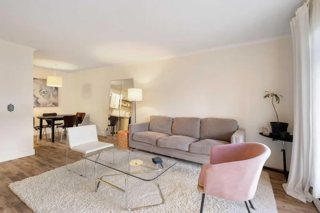 2611 15a Street SW Calgary AB T2T 4C1