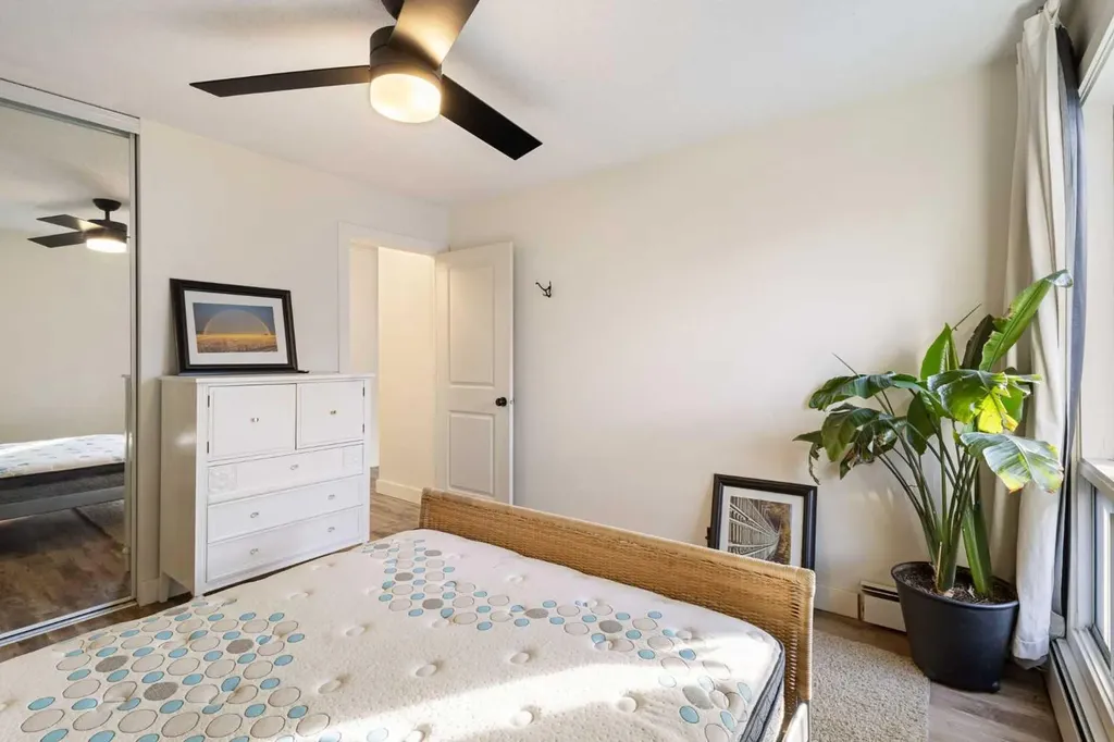 2611 15a Street SW Calgary AB T2T 4C1