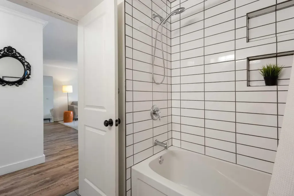 2611 15a Street SW Calgary AB T2T 4C1